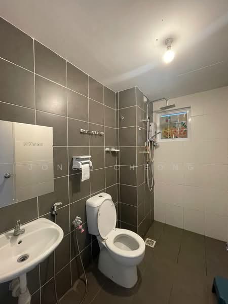 Kondominium untuk Disewa di Imperial Residence - Jonco Cheong - Bathroom - PropertyGuru.com.my