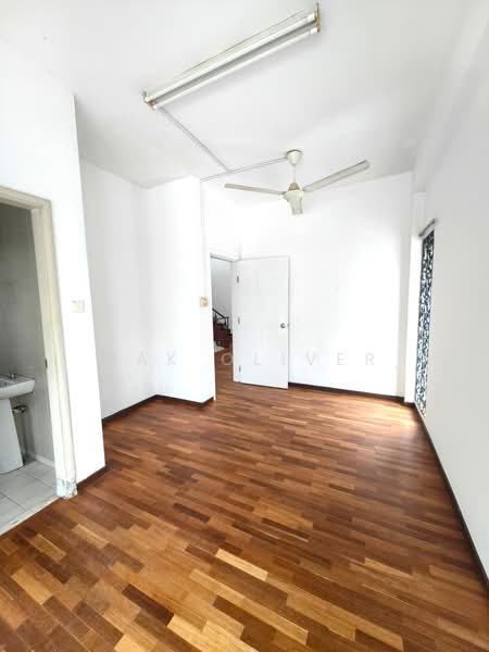 3-storey Terraced House for Sale in Taman Esplanad (Bukit Jalil) - Mak Oliver - Interior - PropertyGuru.com.my