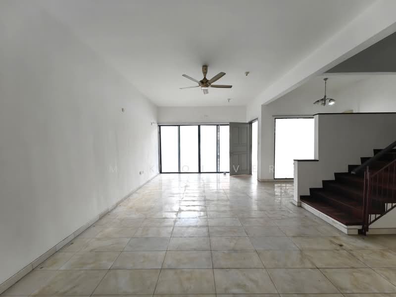 3-storey Terraced House for Sale in Taman Esplanad (Bukit Jalil) - Mak Oliver - Living Room - PropertyGuru.com.my