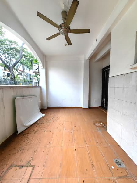 3-storey Terraced House for Sale in Taman Esplanad (Bukit Jalil) - Mak Oliver - Balcony - PropertyGuru.com.my
