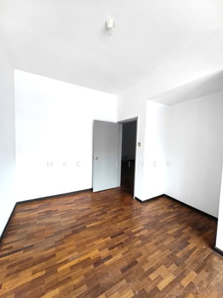 3-storey Terraced House for Sale in Taman Esplanad (Bukit Jalil) - Mak Oliver - Interior - PropertyGuru.com.my