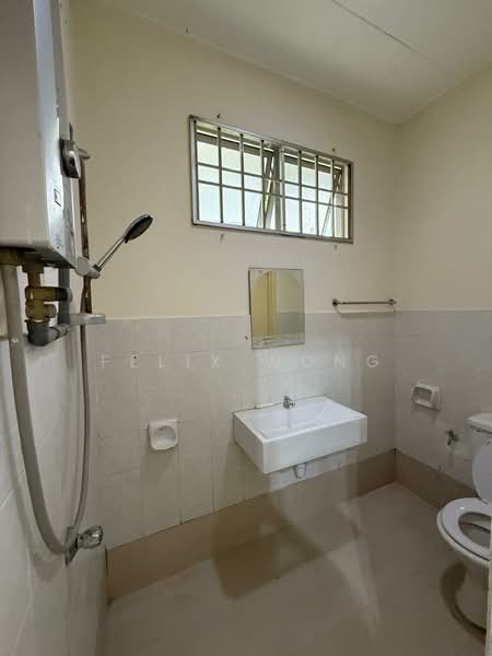 Rumah Teres 2 Tingkat untuk Dijual di Taman Tasik Prima (Puchong) - Felix Wong - Bathroom - PropertyGuru.com.my