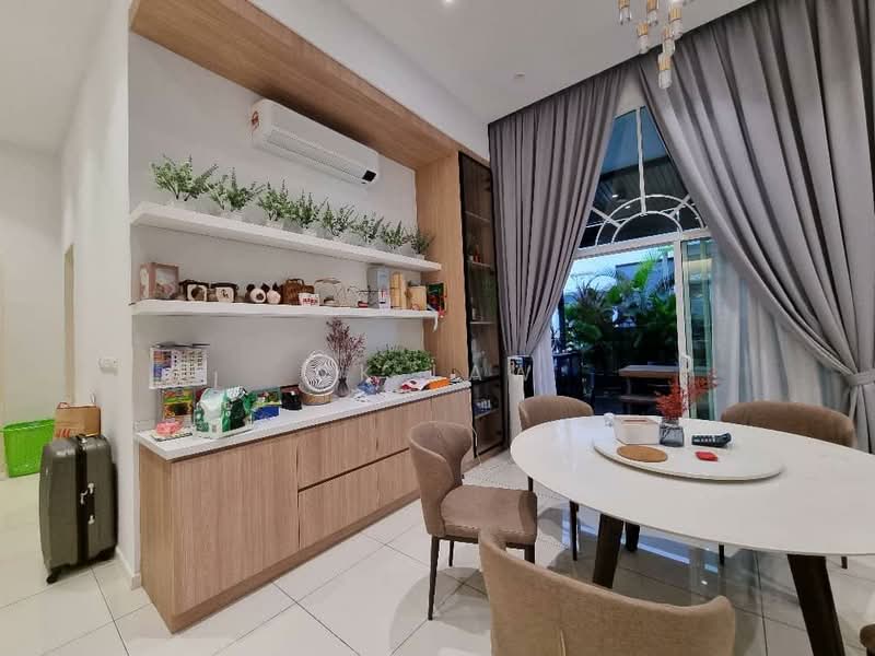 Rumah Banglo untuk Disewa di Setia Ecohill (Semenyih) - CK Law - Dining Room - PropertyGuru.com.my