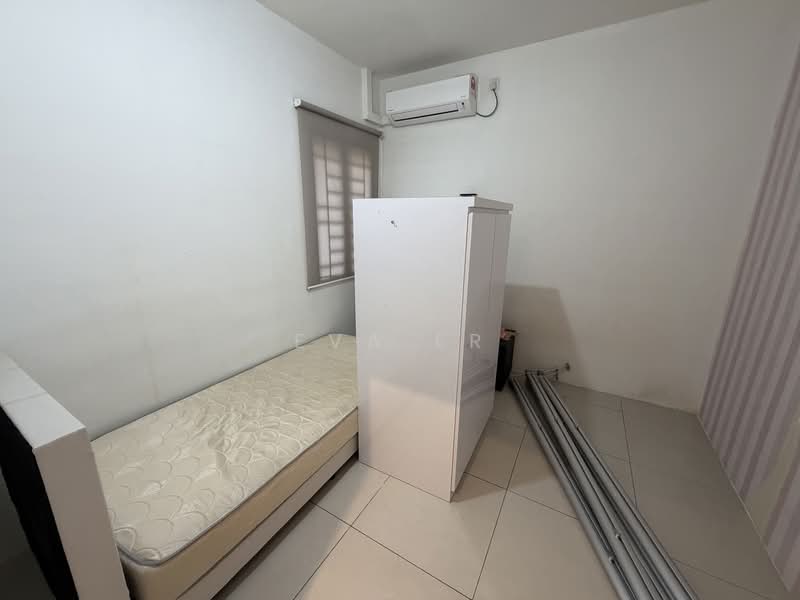 Pangsapuri untuk Disewa di Larkin Residence (Phase One) - Eva Er - Bedroom - PropertyGuru.com.my