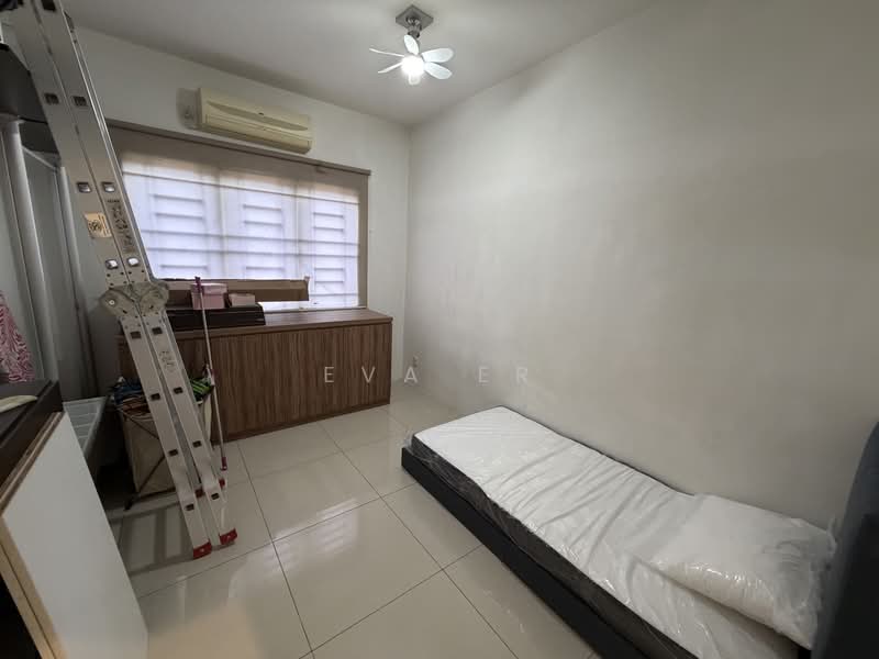 Pangsapuri untuk Disewa di Larkin Residence (Phase One) - Eva Er - Bedroom - PropertyGuru.com.my