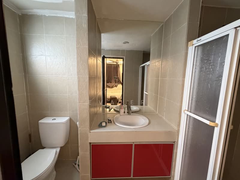 Pangsapuri untuk Disewa di Larkin Residence (Phase One) - Eva Er - Bathroom - PropertyGuru.com.my