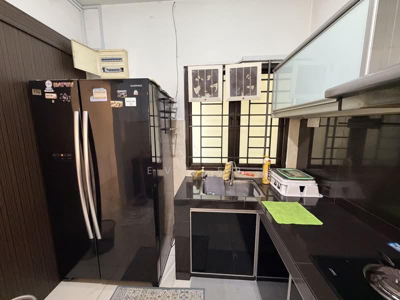 Pangsapuri untuk Disewa di Larkin Residence (Phase One) - Eva Er - Kitchen - PropertyGuru.com.my