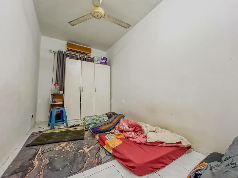 Apartment for Sale at Apartment Bayu - Faisal Abu Omar - Bedroom - PropertyGuru.com.my
