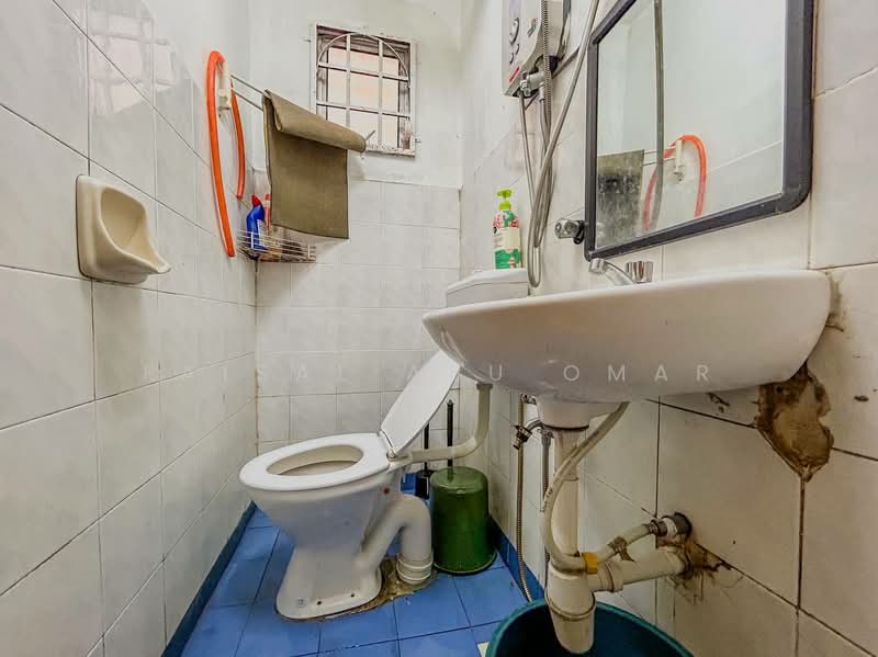 Apartment for Sale at Apartment Bayu - Faisal Abu Omar - Bathroom - PropertyGuru.com.my