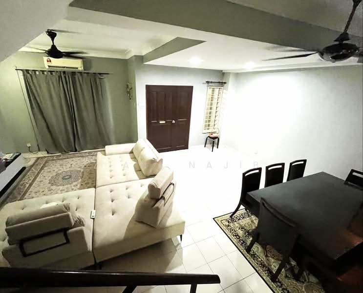Rumah Teres 2 Tingkat untuk Dijual di Subang Bestari (Shah Alam) - Ziana Najib - Living Room - PropertyGuru.com.my