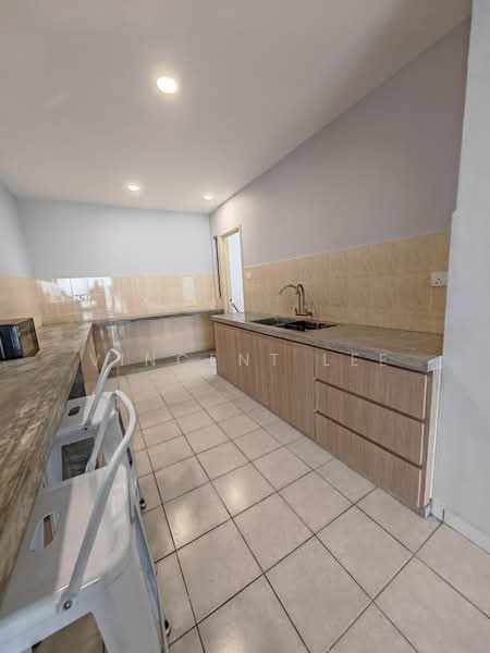 Kondominium untuk Dijual di Angkasa Condominiums - Vincent Lee - Kitchen - PropertyGuru.com.my