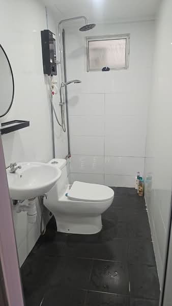 Kondominium untuk Dijual di Angkasa Condominiums - Vincent Lee - Bathroom - PropertyGuru.com.my