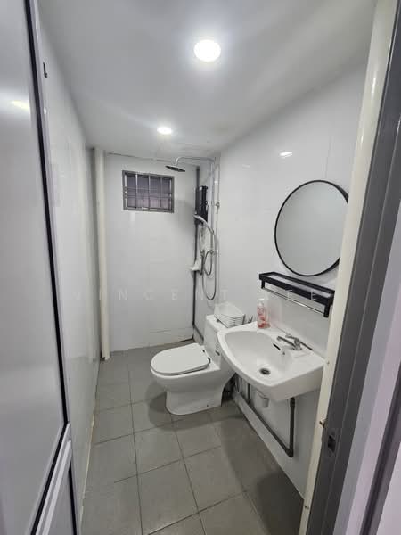 Kondominium untuk Dijual di Angkasa Condominiums - Vincent Lee - Bathroom - PropertyGuru.com.my