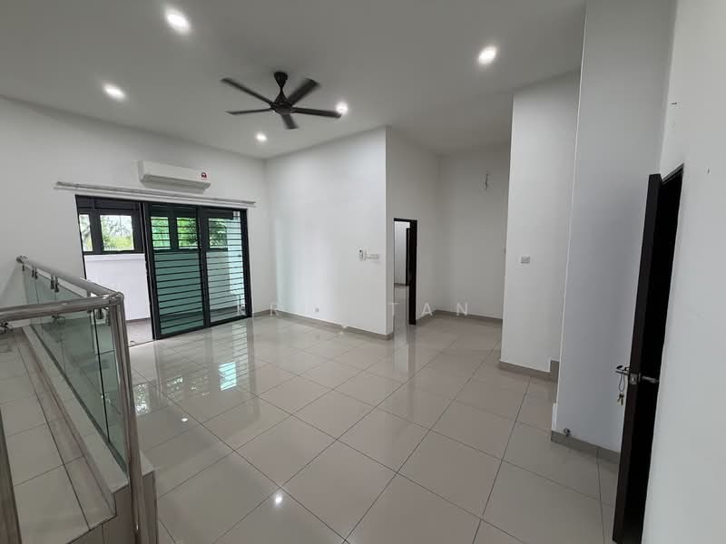 Rumah Teres 2 Tingkat untuk Dijual di Bandar Damai Perdana (Cheras) - Kris Tan - Living Room - PropertyGuru.com.my