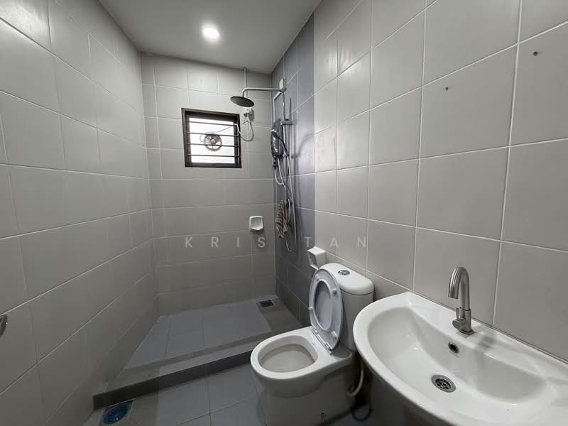 Rumah Teres 2 Tingkat untuk Dijual di Bandar Damai Perdana (Cheras) - Kris Tan - Bathroom - PropertyGuru.com.my