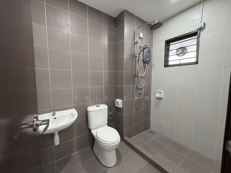 Rumah Teres 2 Tingkat untuk Dijual di Bandar Damai Perdana (Cheras) - Kris Tan - Bathroom - PropertyGuru.com.my