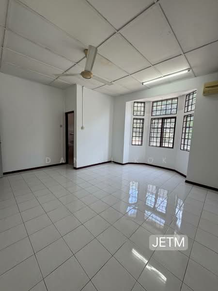 Rumah Teres 2 Tingkat untuk Dijual di Bandar Bukit Tinggi (Klang) - Daniel Kok - Living Room - PropertyGuru.com.my