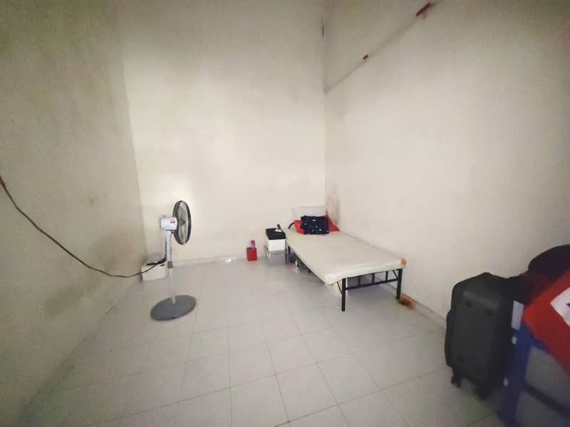 1-storey Terraced House for Sale in Taman Century (Johor Bahru) - Jack Koo - Bedroom - PropertyGuru.com.my
