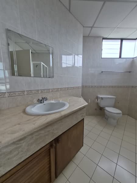 Condominium for Rent at Sri Pangkor Condominium - Shuyi Lim - Bathroom - PropertyGuru.com.my