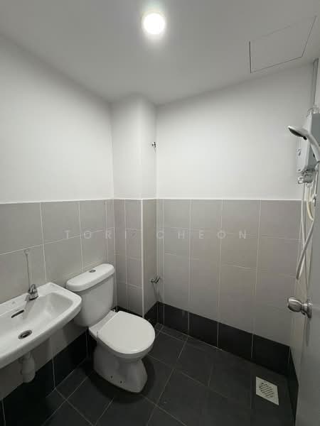 Rumah Bandar untuk Disewa di Kulai (Johor) - Tori Cheon - Bathroom - PropertyGuru.com.my