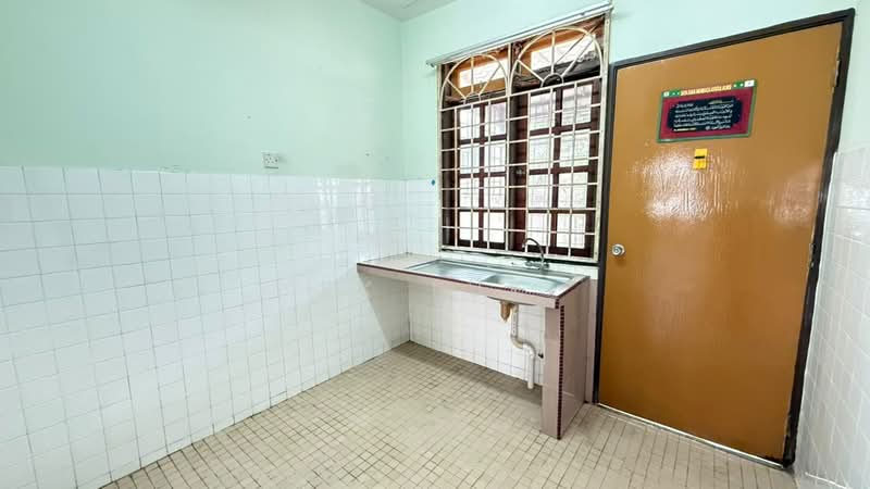 Terraced House for Sale in Rawang (Selangor) - SK Luk - Kitchen - PropertyGuru.com.my