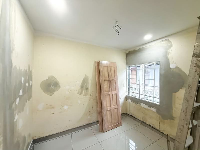 1-storey Terraced House for Sale in Sikamat (Negeri Sembilan) - Azlan Salim - 3rd Bedroom - PropertyGuru.com.my