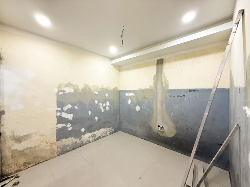 1-storey Terraced House for Sale in Sikamat (Negeri Sembilan) - Azlan Salim - 2nd Bedroom (Attach With 2nd Batchroom) - PropertyGuru.com.my