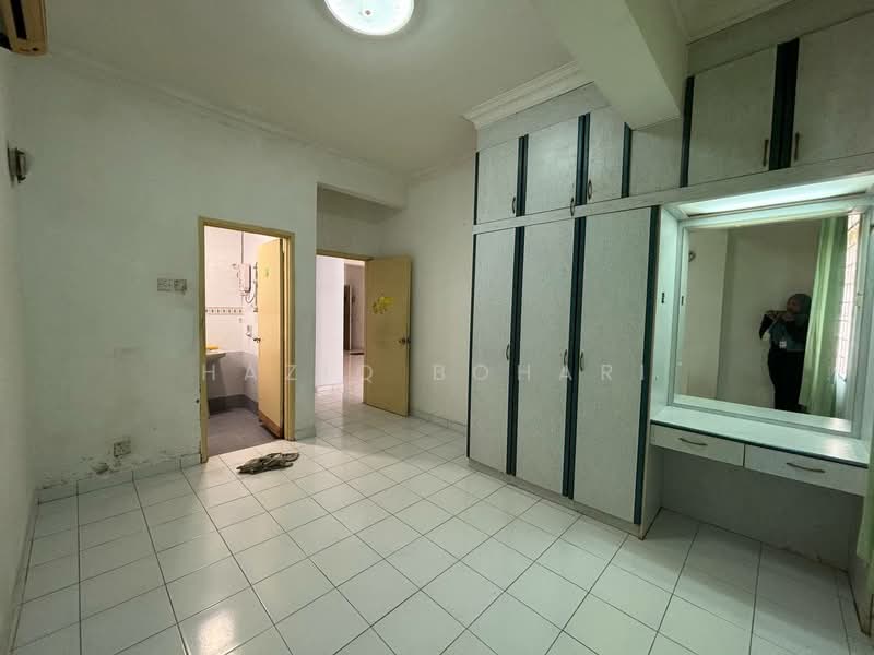 Kondominium untuk Dijual di Tiara Duta - Haziq Bohari - Bedroom - PropertyGuru.com.my