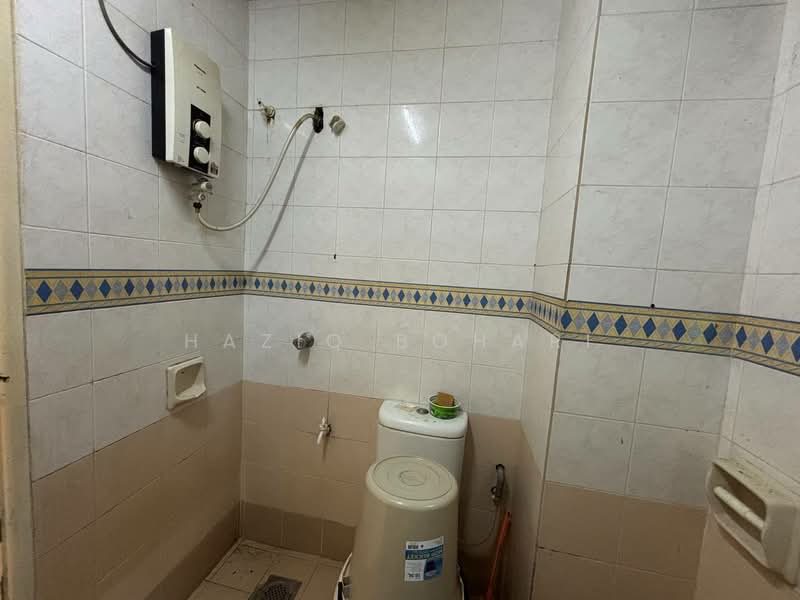 Kondominium untuk Dijual di Tiara Duta - Haziq Bohari - Bathroom - PropertyGuru.com.my