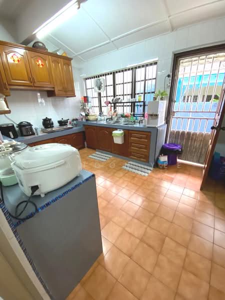 Rumah Teres 2 Tingkat untuk Dijual di Taman Universiti Indah (Seri Kembangan) - Brandon Yee - Kitchen - PropertyGuru.com.my