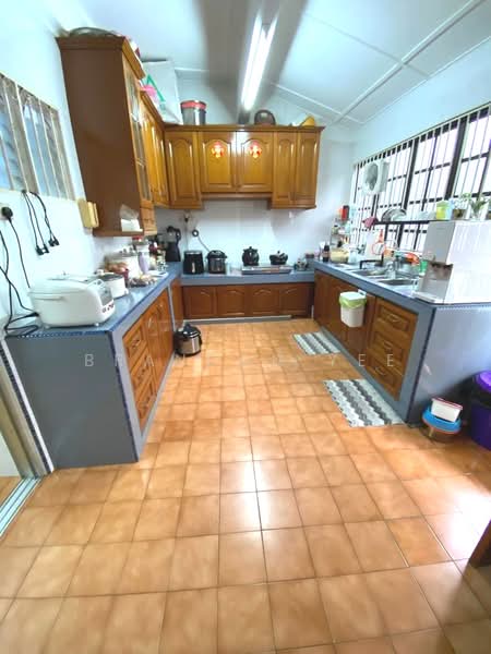 Rumah Teres 2 Tingkat untuk Dijual di Taman Universiti Indah (Seri Kembangan) - Brandon Yee - Kitchen - PropertyGuru.com.my