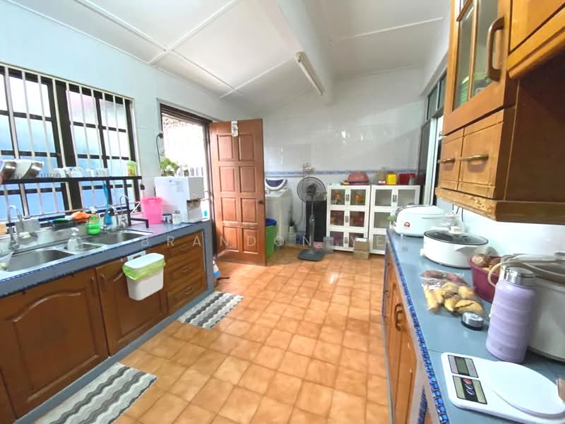 Rumah Teres 2 Tingkat untuk Dijual di Taman Universiti Indah (Seri Kembangan) - Brandon Yee - Kitchen - PropertyGuru.com.my