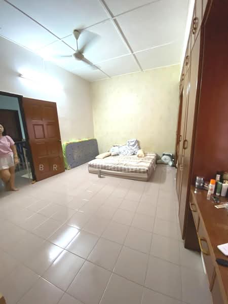 Rumah Teres 2 Tingkat untuk Dijual di Taman Universiti Indah (Seri Kembangan) - Brandon Yee - Bedroom - PropertyGuru.com.my