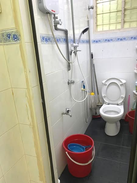 Rumah Teres 2 Tingkat untuk Dijual di Taman Universiti Indah (Seri Kembangan) - Brandon Yee - Bathroom - PropertyGuru.com.my