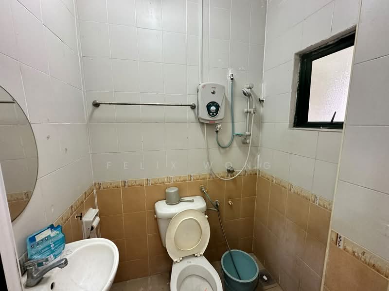 Rumah Teres 2 Tingkat untuk Dijual di Taman Puchong Prima (Puchong) - Felix Wong - Bathroom - PropertyGuru.com.my