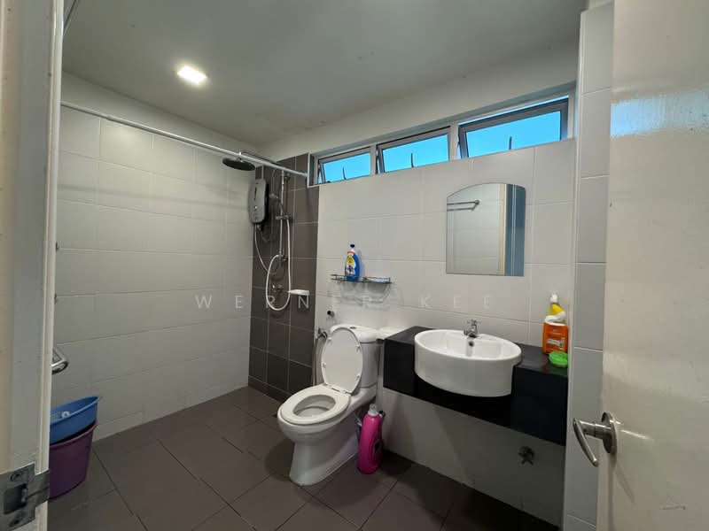 Pangsapuri untuk Dijual di Idaman Residence - Werner Kee - Bathroom - PropertyGuru.com.my
