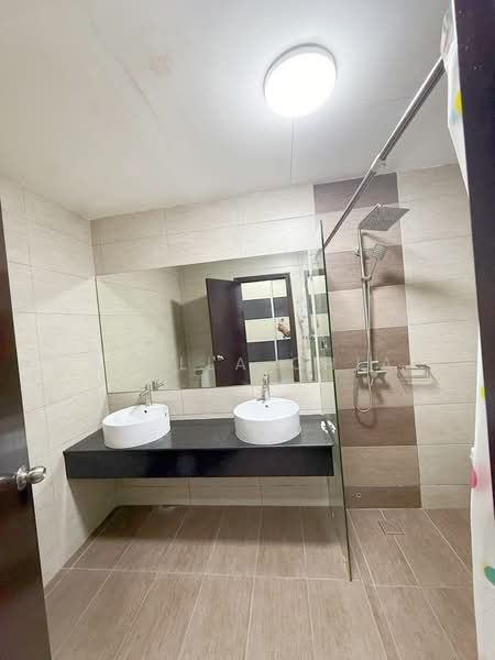 Servis Apartment untuk Disewa di Molek Regency - Stella Chia - Bathroom - PropertyGuru.com.my