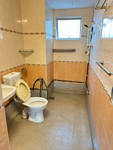 Kondominium untuk Dijual di Forest Green - Shaun Chong - Bathroom - PropertyGuru.com.my