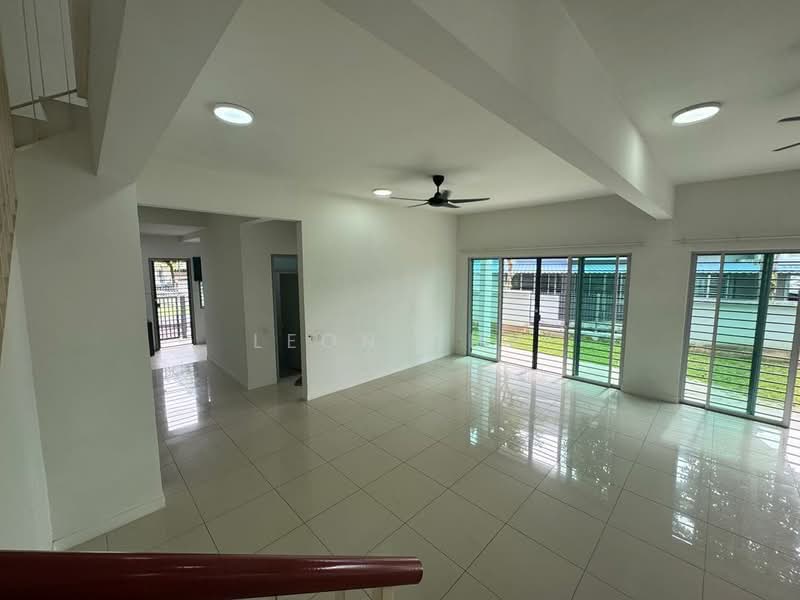 Rumah Teres 2 Tingkat untuk Dijual di Bandar Saujana Putra (Tanjong Duabelas) - Leon Chu - Living Room - PropertyGuru.com.my