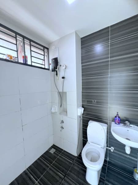 Semi-Detached House for Sale in Bandar Dato Onn (Tebrau) - Karl Lim - Bathroom - PropertyGuru.com.my