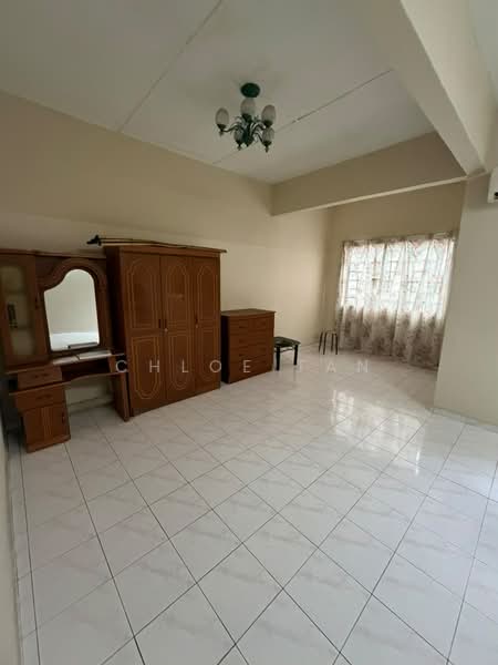 2-storey Terraced House for Rent in Bandar Bukit Raja (Klang) - Chloe Tan - Bedroom - PropertyGuru.com.my