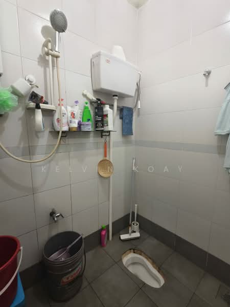 2-storey Terraced House for Sale in Taman Desa Jaya (Johor Bahru) - Kelvin Koay - Bathroom - PropertyGuru.com.my