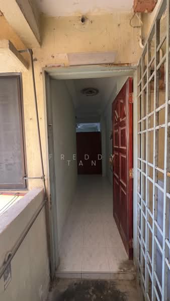 Pangsapuri untuk Dijual di Taman Gambier Flat, Blok 330 - Freddy Tan - Entrance - PropertyGuru.com.my