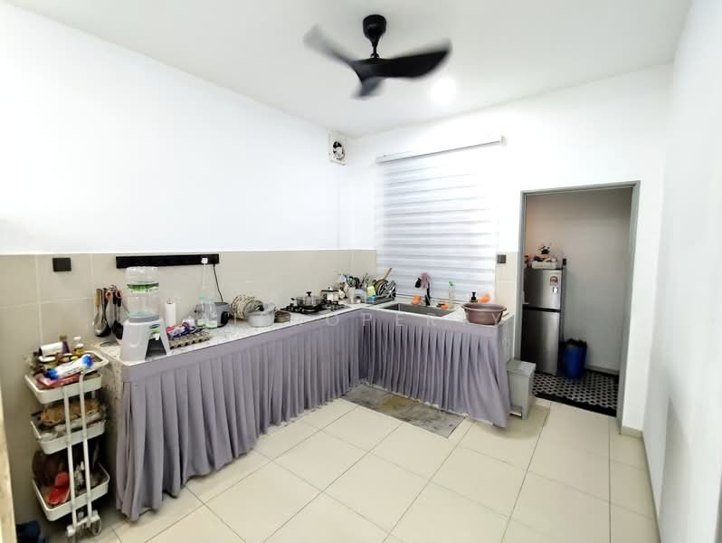Cluster House for Sale in Skudai (Johor) - Azlan Ismail aiproperty - Kitchen - PropertyGuru.com.my
