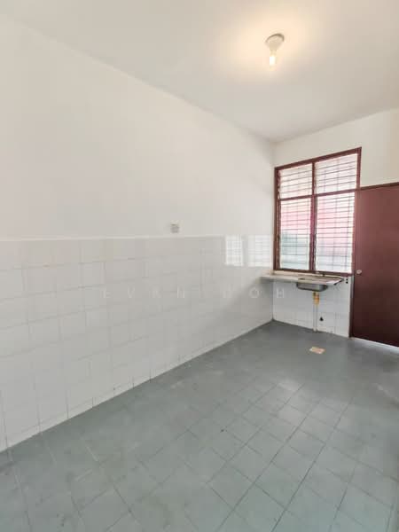 2-storey Terraced House for Sale in Saujana Puchong (Puchong) - Evan Goh - Kitchen - PropertyGuru.com.my