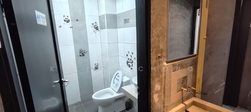 Shop for Rent in Taman Gembira (Jalan Klang Lama (Old Klang Road)) - Kweenie Chong - Bathroom - PropertyGuru.com.my