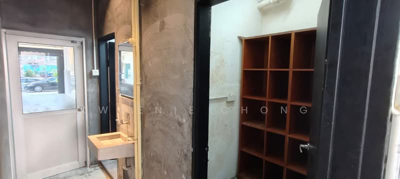Shop for Rent in Taman Gembira (Jalan Klang Lama (Old Klang Road)) - Kweenie Chong - Interior - PropertyGuru.com.my