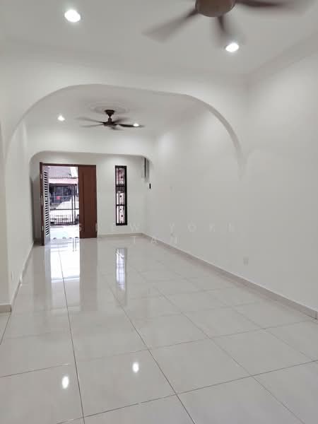 1-storey Terraced House for Rent in SS4 (Petaling Jaya) - Siew Yoke Tan - Living Room - PropertyGuru.com.my