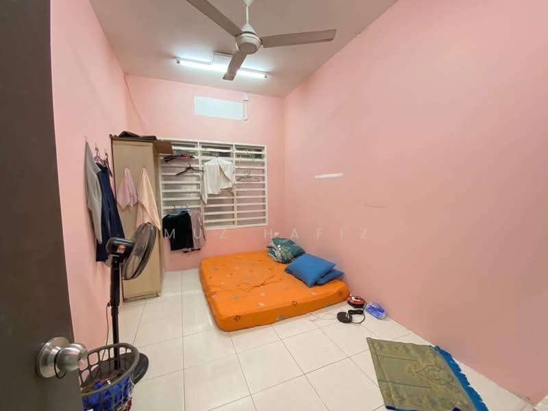 1-storey Terraced House for Sale in Seksyen 30 (Shah Alam) - Muz Hafiz - PropertyGuru.com.my