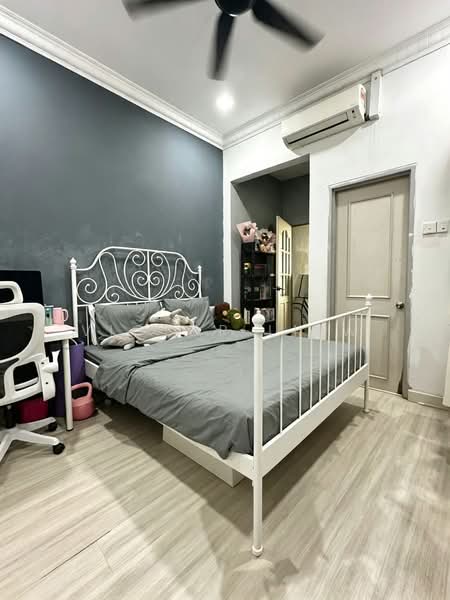 Rumah Teres 2 Tingkat untuk Dijual di Pju 1a (Ara Damansara) - Victor Liew - Bedroom - PropertyGuru.com.my